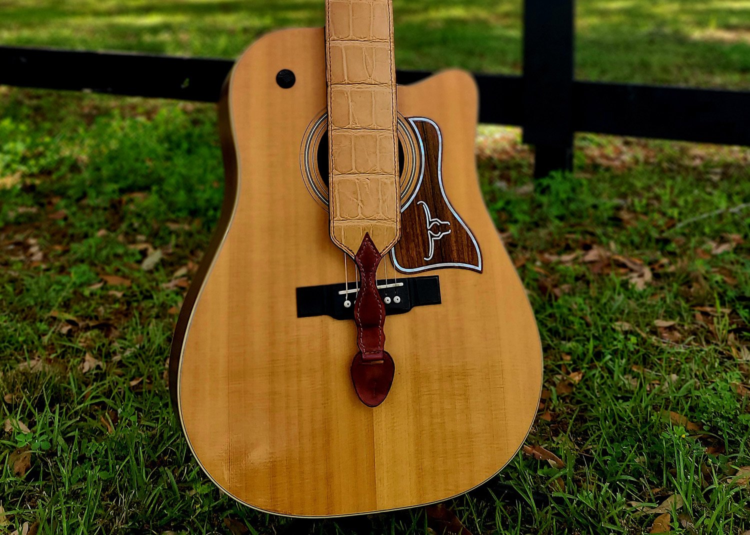 The Bayou One™ – Alligator Guitar Strap